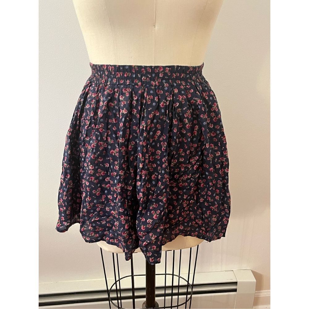 Benetton flower mini skirt women’s XS